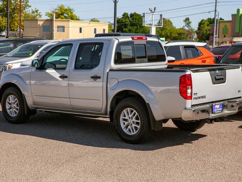 Used 2020 Nissan Frontier SV RWD image 7