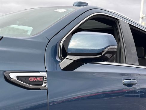 New 2026 GMC Yukon XL Elevation image 12