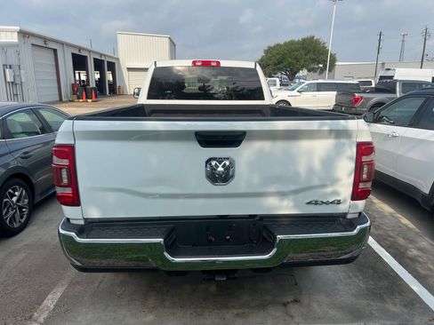 Used 2019 RAM 2500 Tradesman w/ Safety Group AWD/4WD image 4