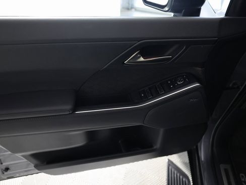 Used 2025 Lexus GX 550 image 19