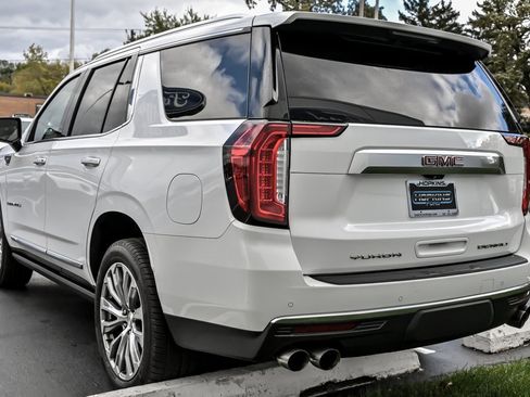Used 2021 GMC Yukon Denali w/ Denali Premium Package image 6