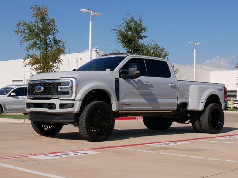 Used 2025 Ford F450 Platinum w/ FX4 Off-Road Package AWD/4WD image 5