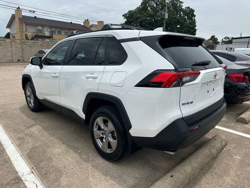 Used 2023 Toyota RAV4 XLE AWD/4WD image 3