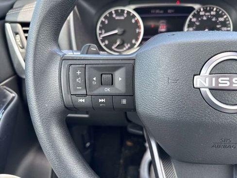 Used 2025 Nissan Rogue S FWD image 26