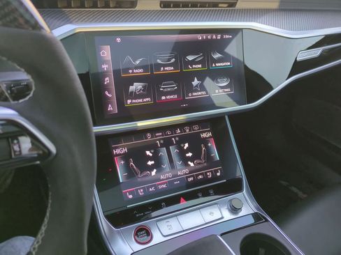 Used 2021 Audi RS 7 w/ Carbon Optic Package image 29