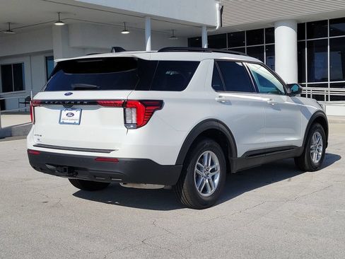 New 2026 Ford Explorer Active RWD image 6