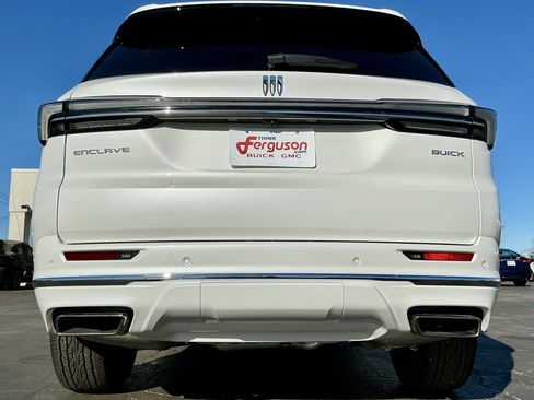 Used 2025 Buick Enclave Avenir w/ Super Cruise Package image 18
