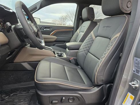 New 2026 GMC Canyon Denali image 4