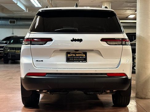 New 2026 Jeep Grand Cherokee L Limited AWD/4WD image 4