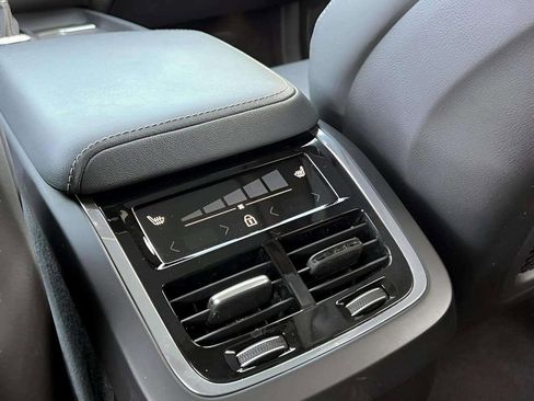 Used 2020 Volvo XC60 T5 R-Design w/ Protection Package Premier image 19