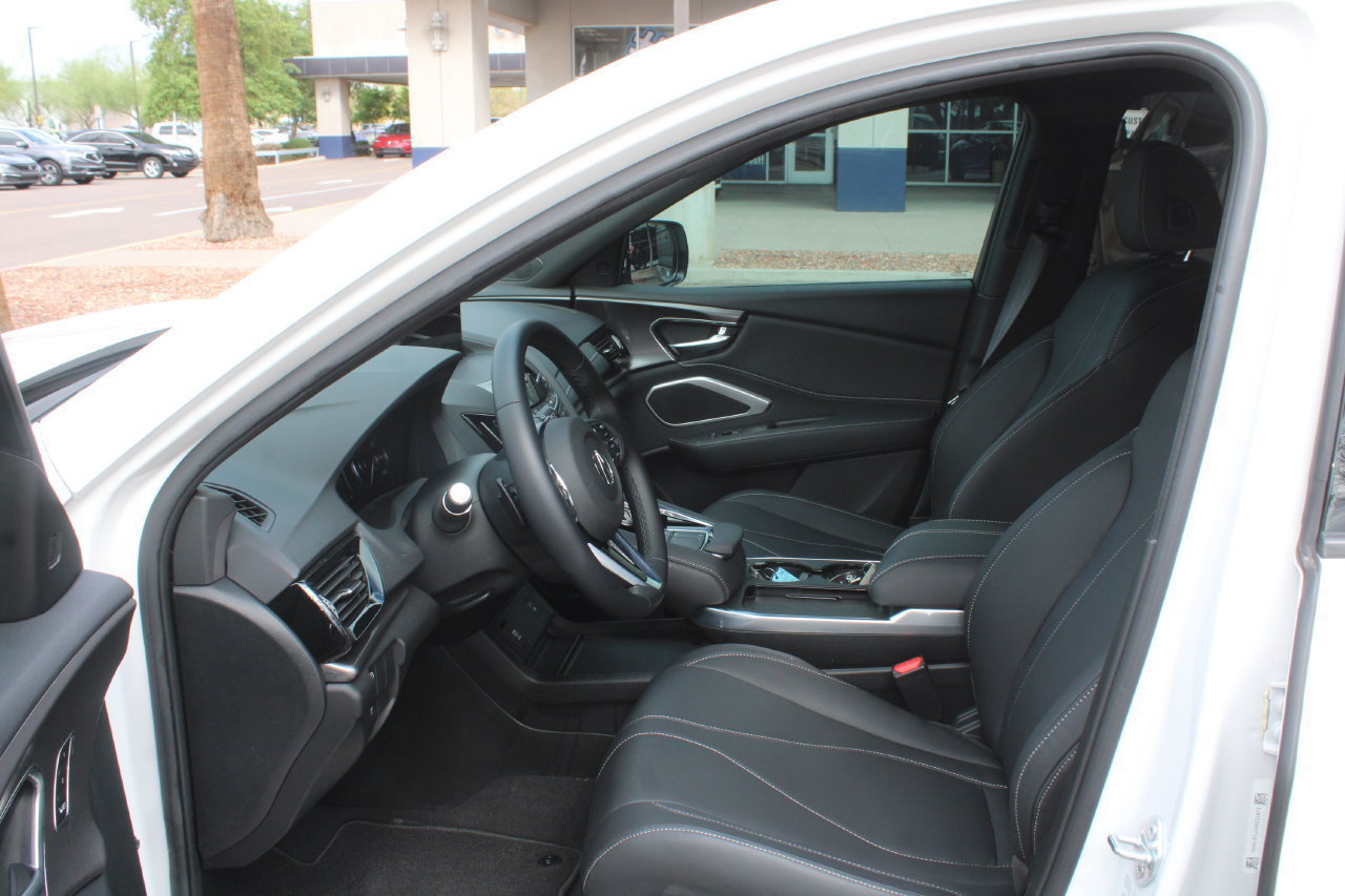 Used 2026 Acura RDX SH-AWD image 12