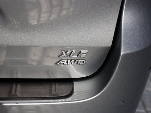 Used 2020 Toyota Sienna XLE image 49