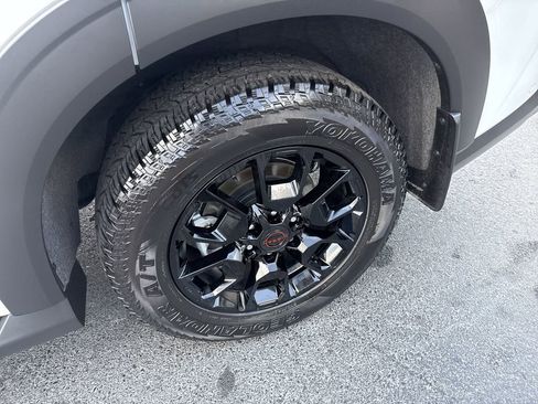 Used 2025 Nissan Armada PRO-4X image 22