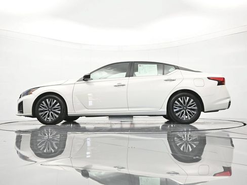 Certified 2025 Nissan Altima 2.5 SV FWD image 42