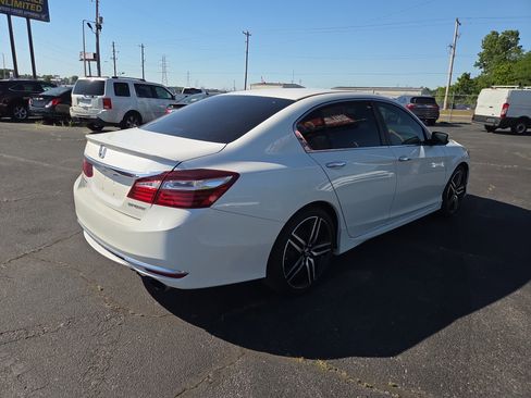 Used 2016 Honda Accord Sport image 5