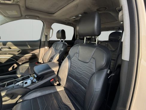 Used 2021 Kia Telluride SX w/ SX Prestige Package AWD/4WD image 9