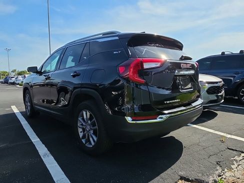 Used 2024 GMC Terrain SLT FWD image 7