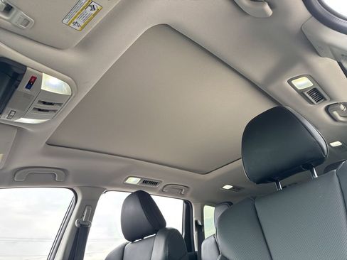 Used 2023 Subaru Ascent Touring image 8