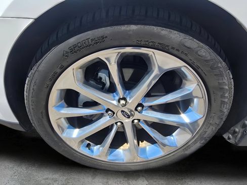 Used 2016 Ford Taurus Limited w/ Equipment Group 301A AWD/4WD image 28