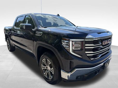Used 2025 GMC Sierra 1500 SLT AWD/4WD image 8