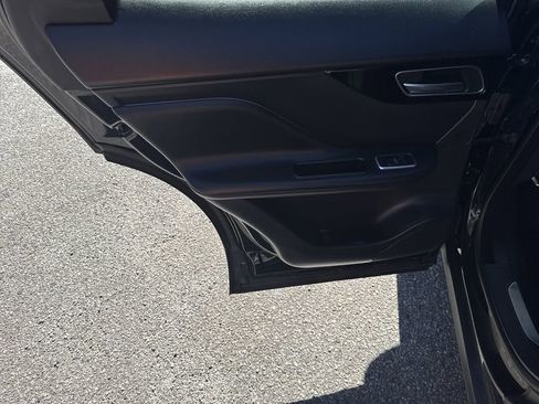 Used 2020 Jaguar F-PACE Premium image 21