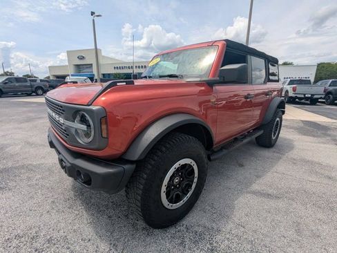 Used 2023 Ford Bronco Badlands w/ Sasquatch Package AWD/4WD image 9
