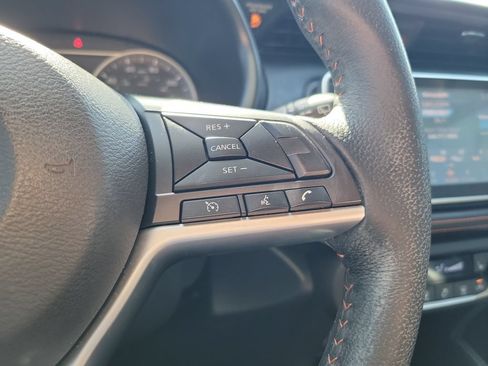 Used 2019 Nissan Kicks SR w/ SR Premium Package FWD image 22