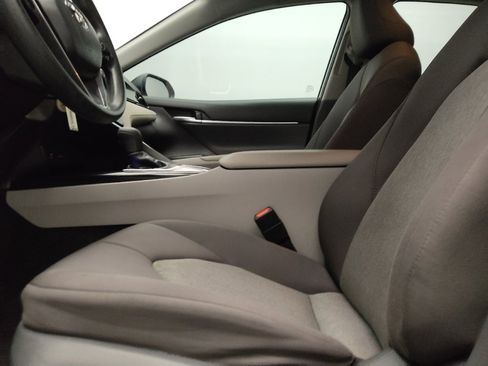 Used 2019 Toyota Camry LE FWD image 17