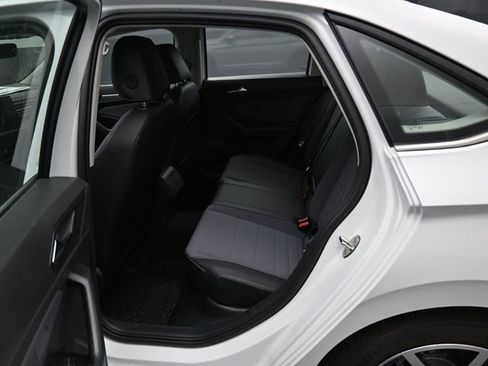 New 2026 Volkswagen Jetta SE image 8