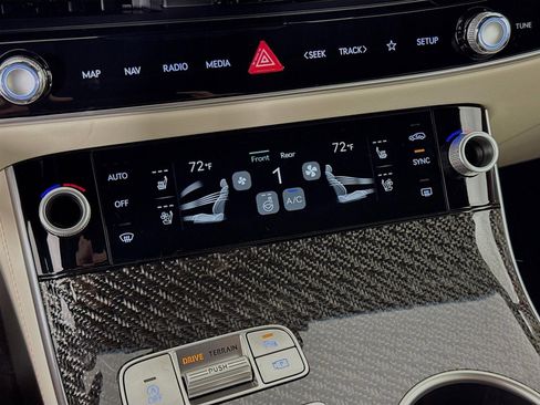 New 2026 Genesis GV70 3.5T Sport Prestige AWD/4WD image 18