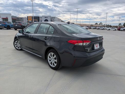 Certified 2025 Toyota Corolla LE image 5