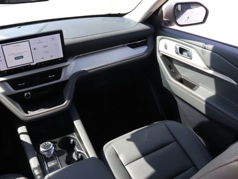 New 2026 Ford Explorer Active w/ Active Comfort Package AWD/4WD image 13