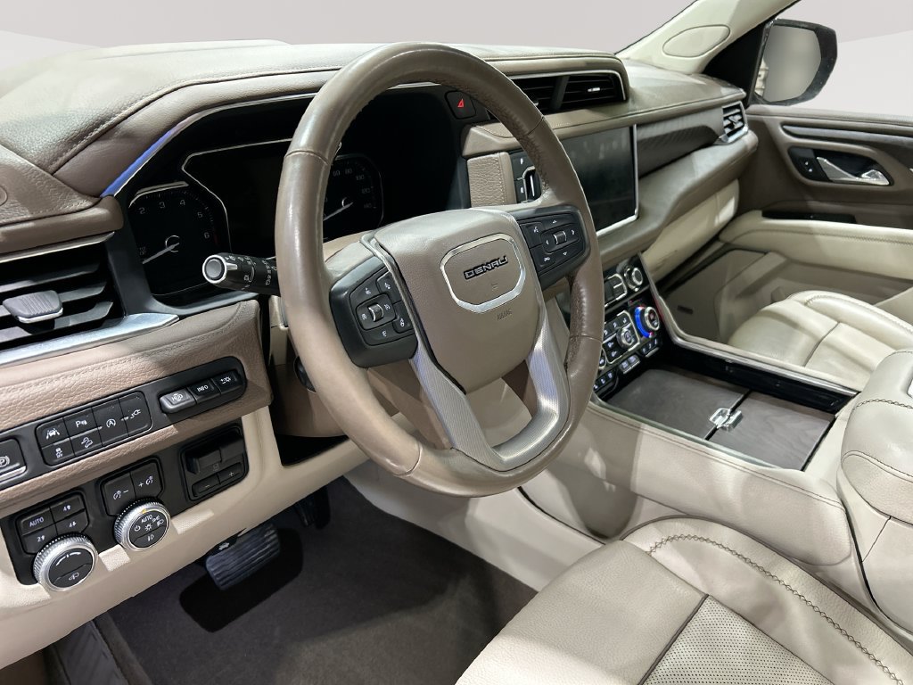 Used 2021 GMC Yukon Denali w/ Denali Premium Package AWD/4WD image 13