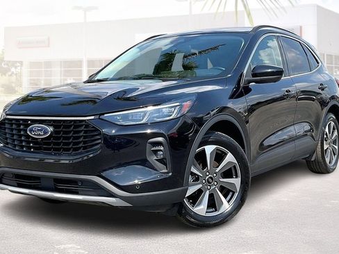 Used 2024 Ford Escape Platinum image 29