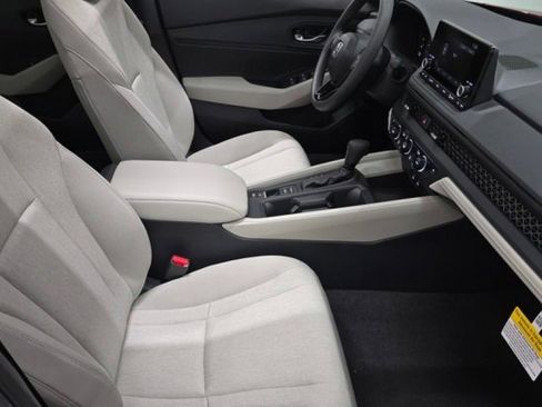 Certified 2025 Honda Accord SE image 22