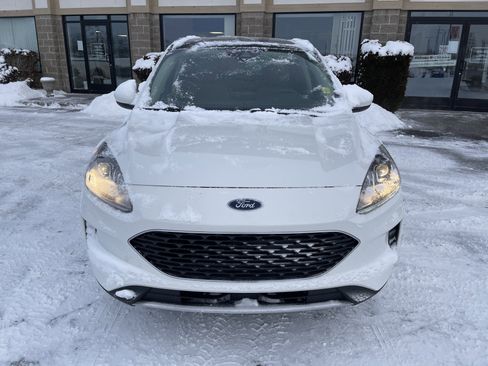 Used 2020 Ford Escape SE image 9