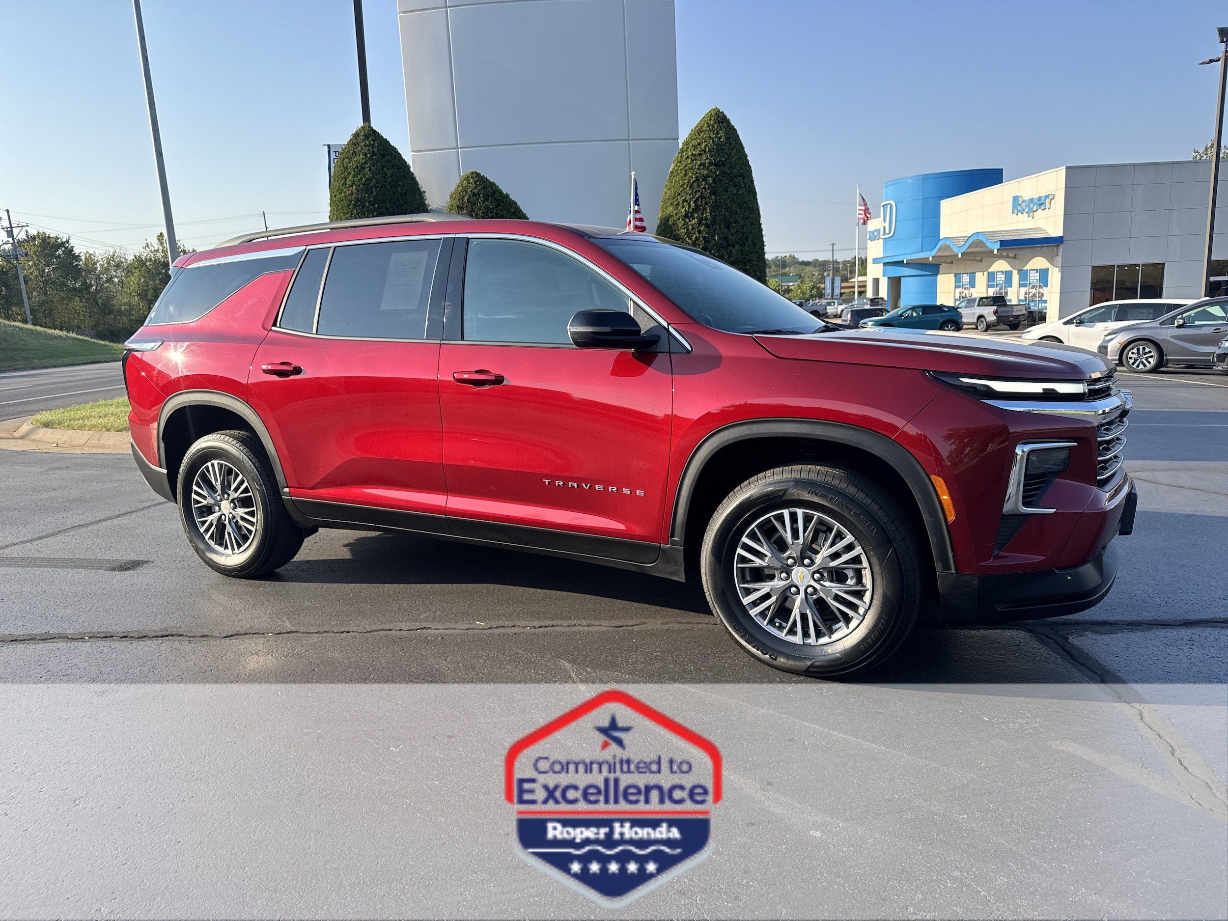 Used 2026 Chevrolet Traverse LT AWD/4WD image 1