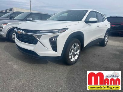Used 2025 Chevrolet Trax LS w/ LS Convenience Package