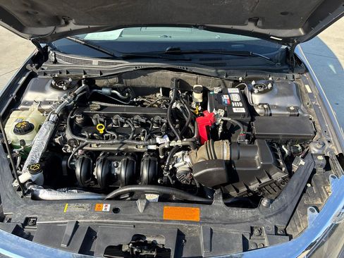 Used 2011 Ford Fusion SEL image 10