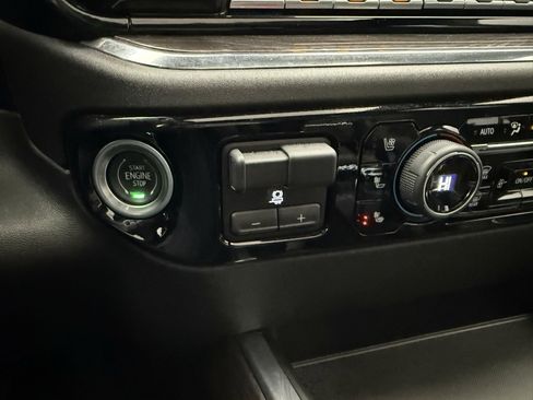 Used 2023 Chevrolet Silverado 1500 LTZ image 31