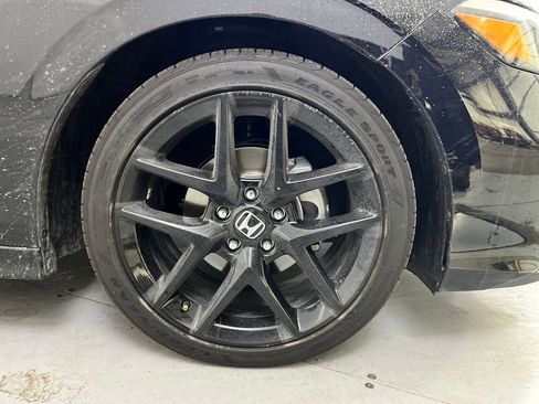 Used 2025 Honda Civic Sport image 12