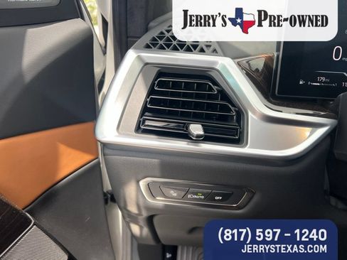 Used 2026 BMW X7 xDrive40i w/ M Sport Package AWD/4WD image 16
