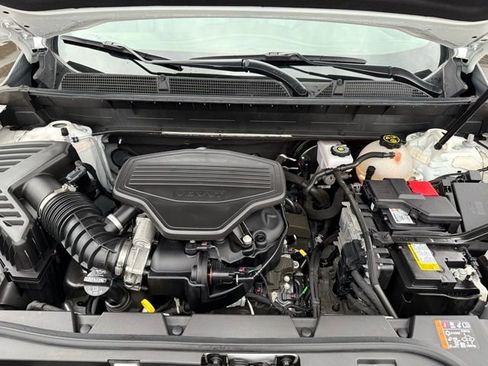 Used 2023 GMC Acadia SLT image 12