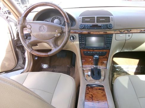 Used 2008 Mercedes-Benz E 320 BlueTEC Sedan image 21