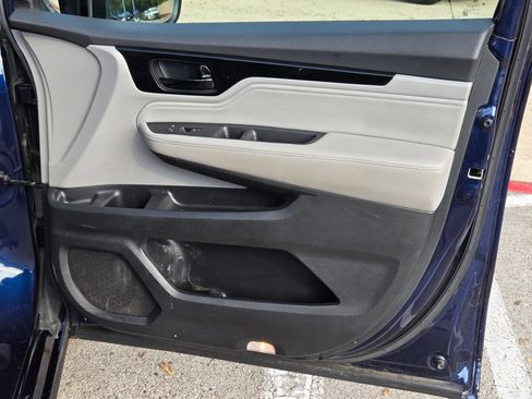 Certified 2022 Honda Odyssey Touring image 26