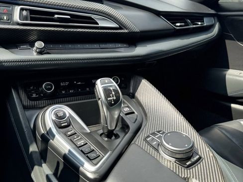 Used 2019 BMW i8 Roadster image 33