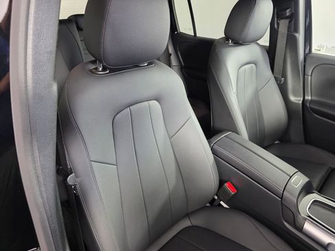 Certified 2025 Mercedes-Benz GLB 250 image 29