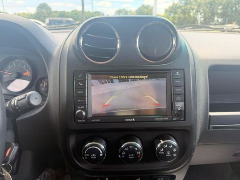 Used 2017 Jeep Patriot High Altitude AWD/4WD image 19