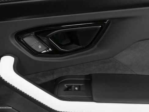 Used 2025 Lamborghini Urus SE image 42