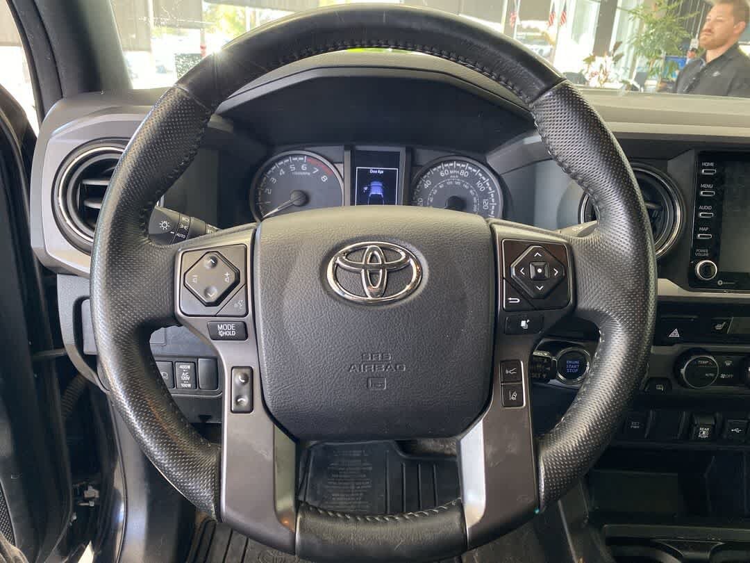 Used 2021 Toyota Tacoma SR5 AWD/4WD image 16